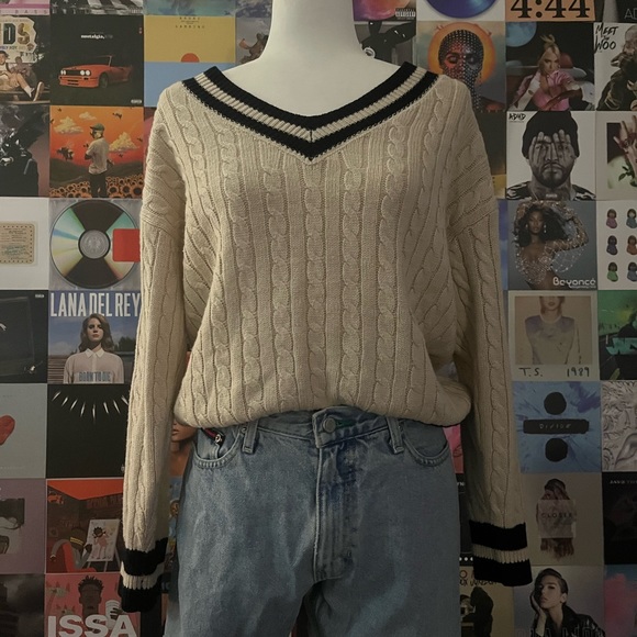 Blu Pepper Cozy Knit Sweater 🫐📚 - Picture 2 of 3